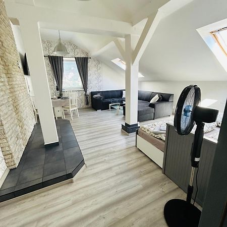 Apartman Theresa Дечин Екстериор снимка